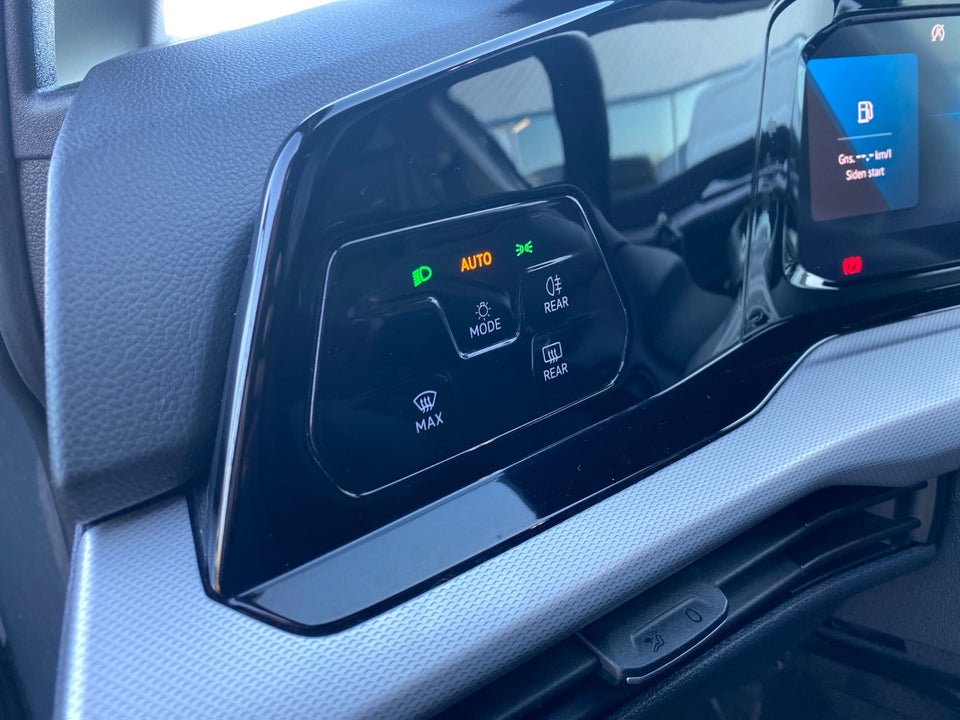 VW Golf VIII 1,0 TSi 110 5d