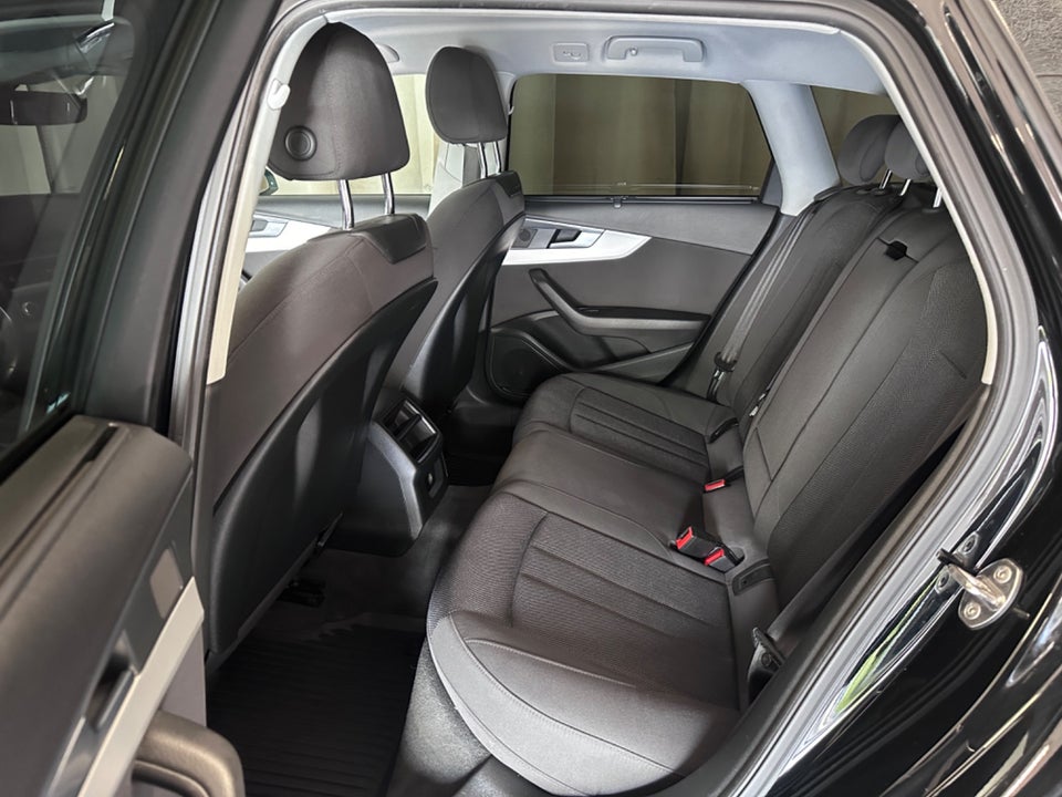 Audi A4 2,0 TDi 150 Avant S-tr. 5d