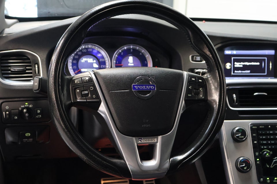 Volvo S60 2,4 D5 215 R-Design aut. 4d