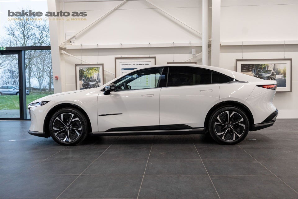 Mazda 6e Takumi+ Long Range 5d