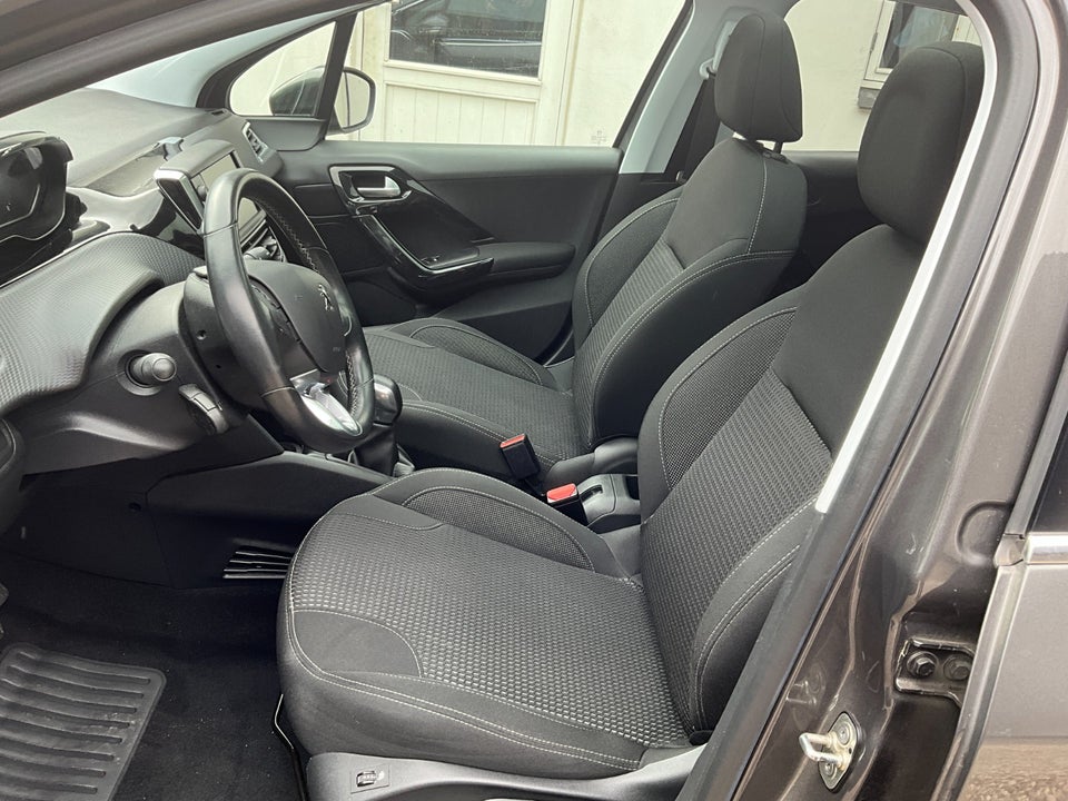 Peugeot 208 1,2 PureTech 82 Prestige 5d