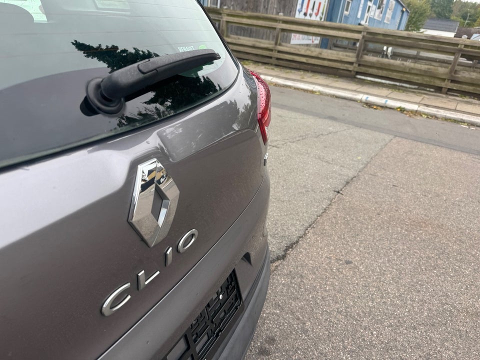 Renault Clio IV 0,9 TCe 90 Expression Sport Tourer 5d