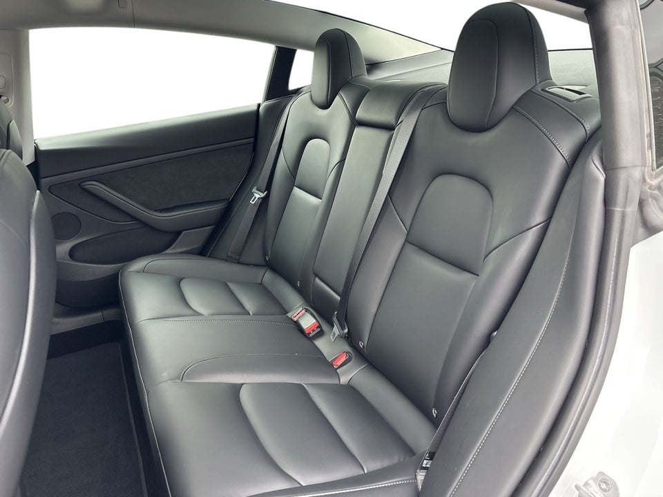 Tesla Model 3 RWD 4d