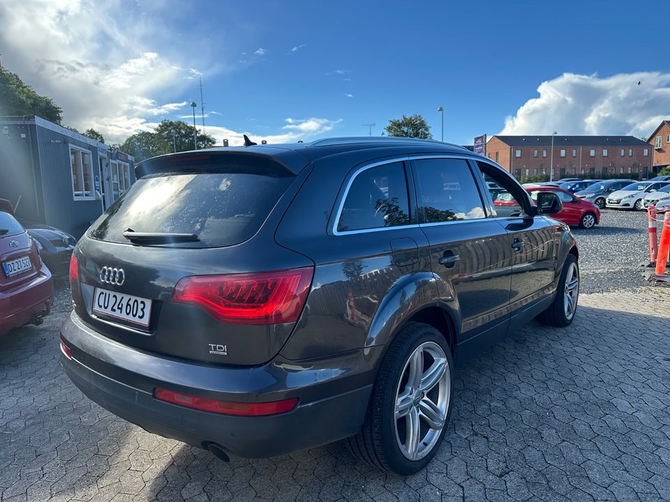 Audi Q7 3,0 TDi quattro Tiptr. 5d