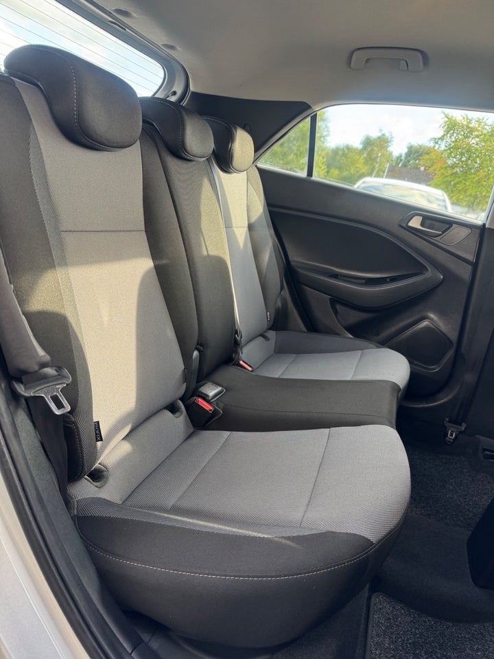 Hyundai i20 1,25 Vision+ 5d