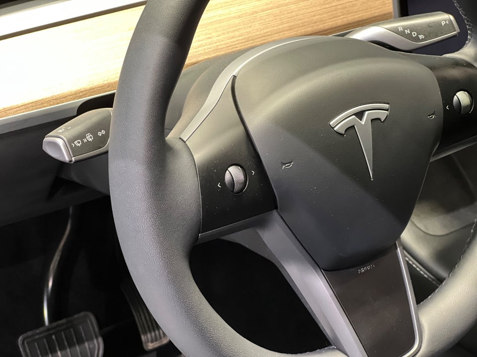 Tesla Model Y RWD 5d
