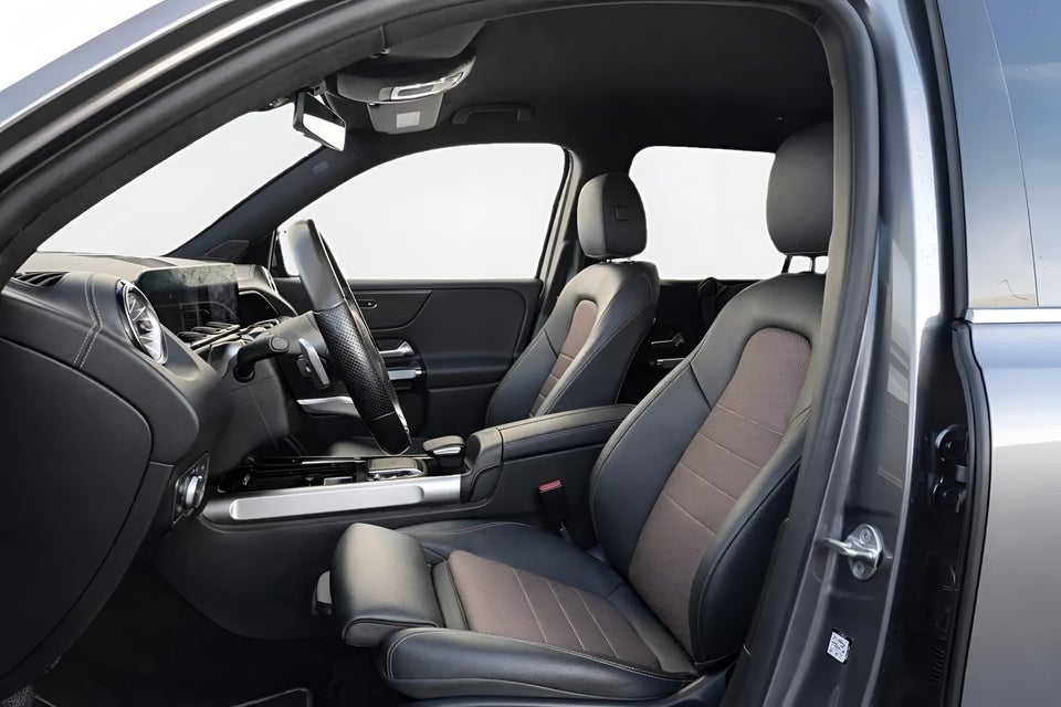 Mercedes EQB300 4Matic 7prs 5d