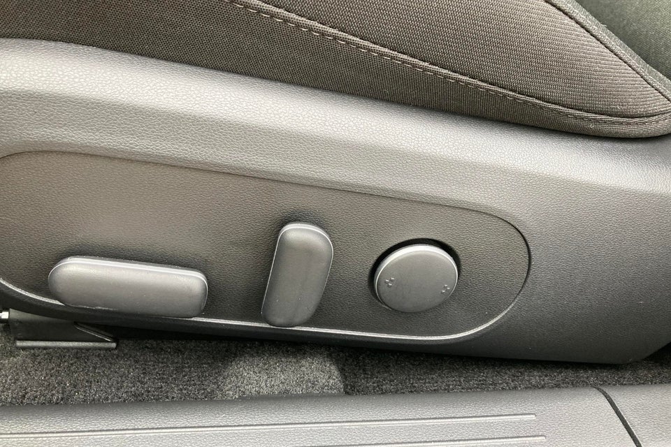 Hyundai Ioniq 6 77 Essential 4d