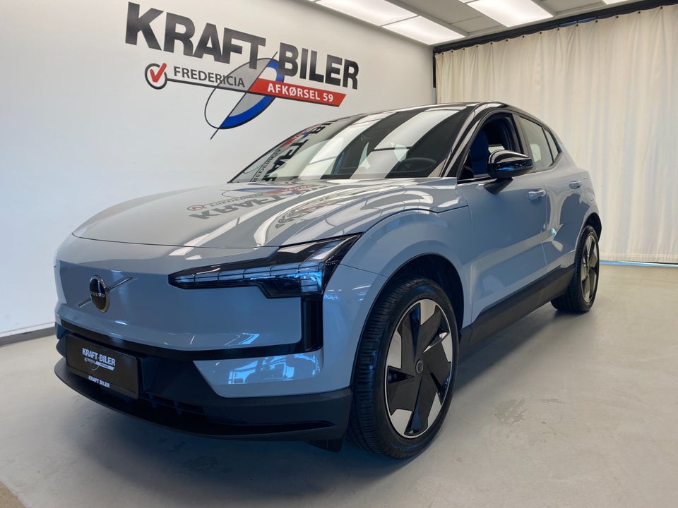 Volvo EX30 Extended Range Plus 5d