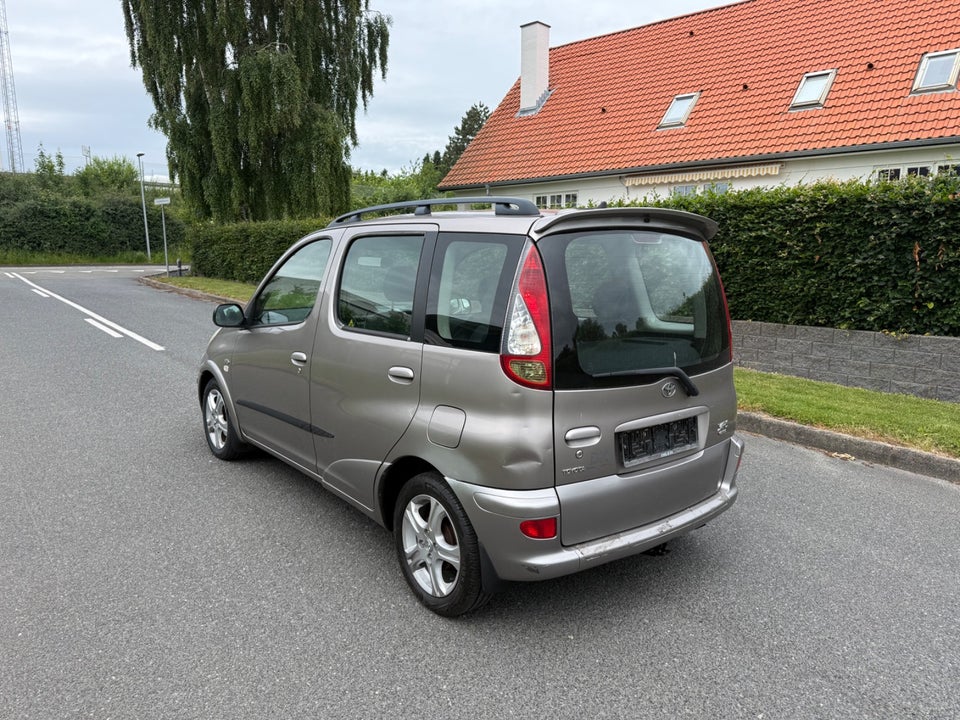 Toyota Yaris Verso 1,4 D-4D Luna 5d