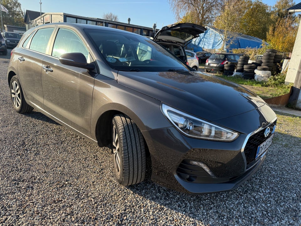 Hyundai i30 1,0 T-GDi Premium 5d