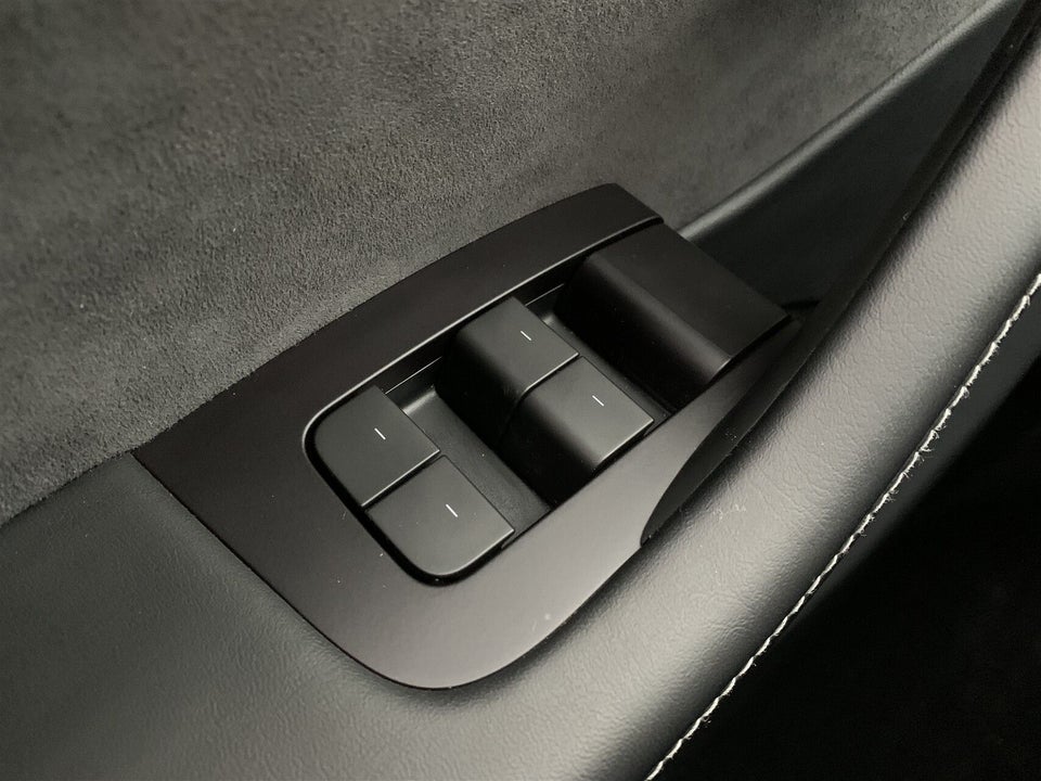 Tesla Model Y Long Range RWD 5d