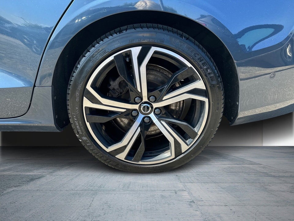Volvo V60 2,0 T6 ReCharge Ultimate Dark aut. AWD 5d