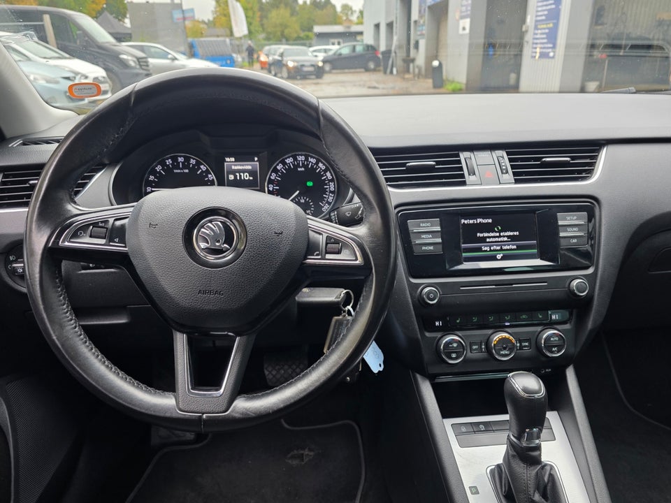 Skoda Octavia 1,6 TDi 110 Style Combi DSG 5d