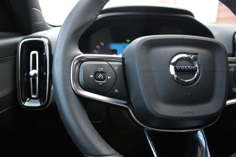 Volvo XC40 ReCharge Extended Range Plus 5d