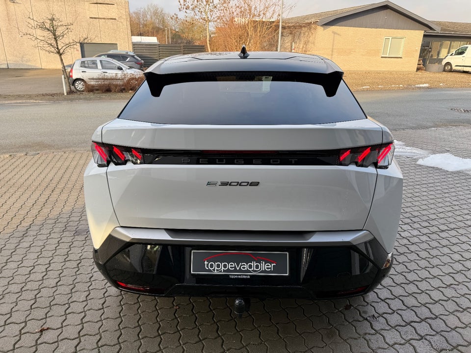 Peugeot e-3008 77 GT Pack 5d