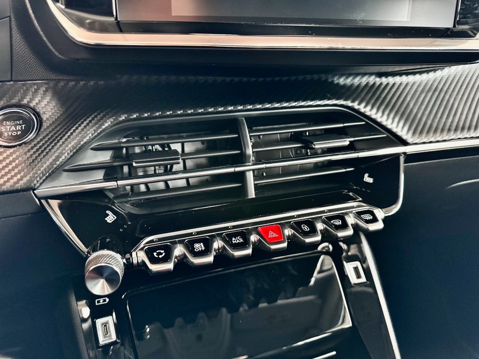 Peugeot 2008 1,2 PureTech 130 Selection Tech EAT8 5d