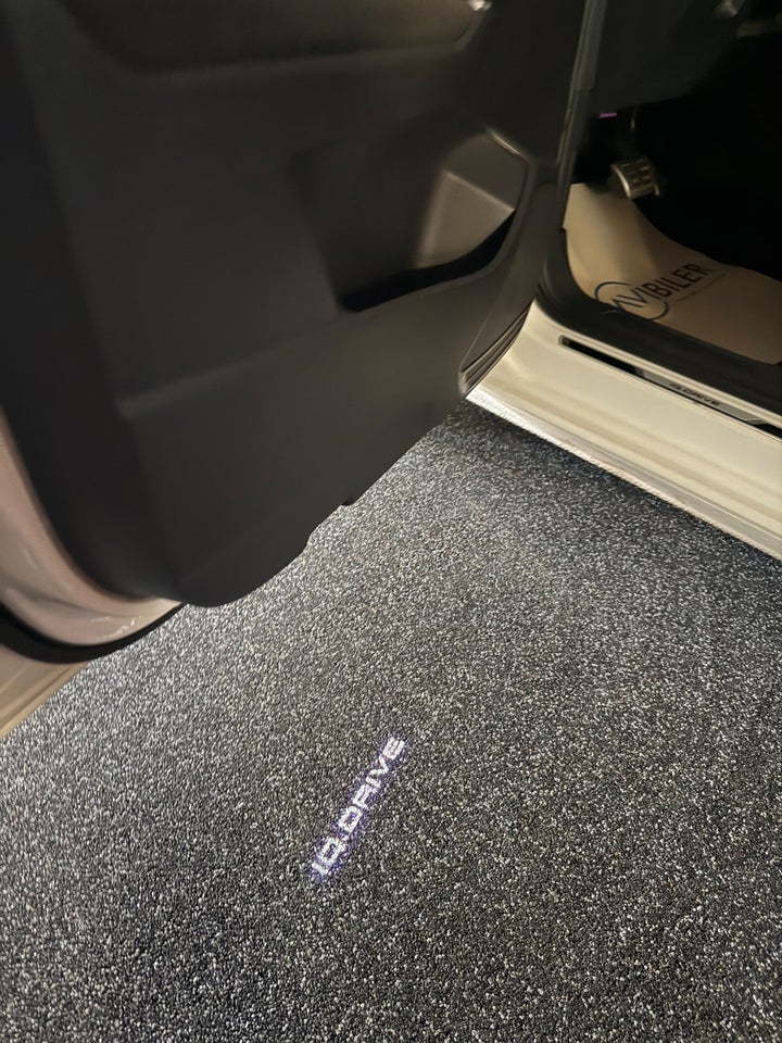 VW Touran 1,6 TDi 115 IQ.Drive DSG 7prs 5d