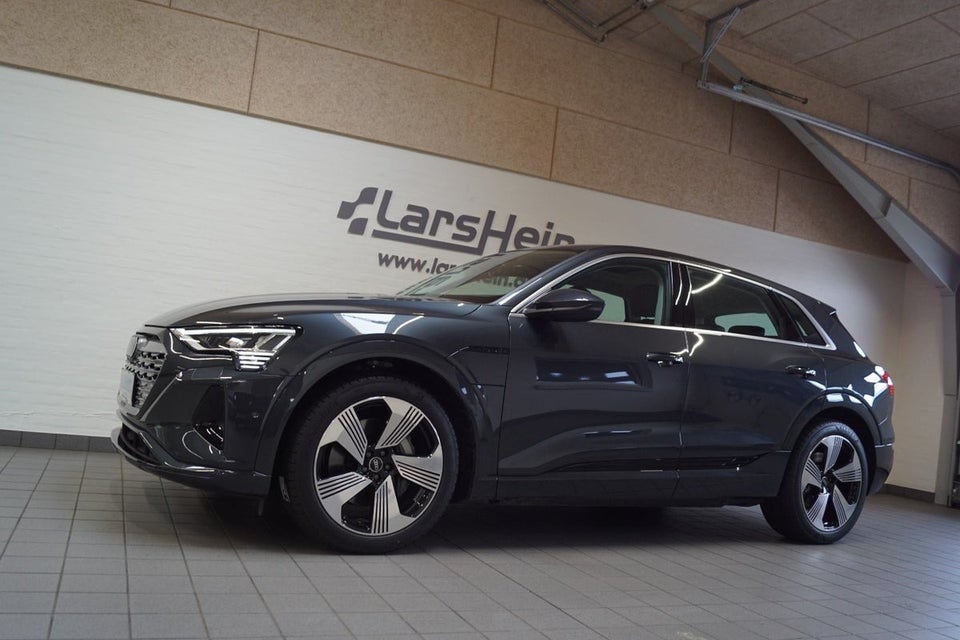 Audi Q8 e-tron 55 Advanced quattro 5d