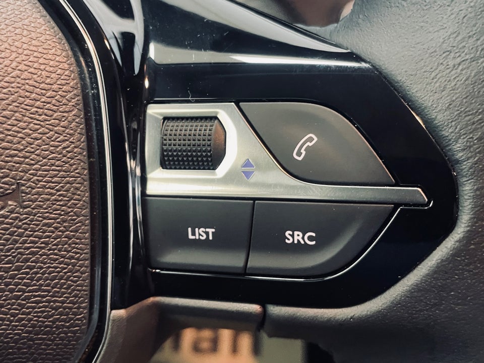 Peugeot 208 1,2 PureTech 100 Allure 5d