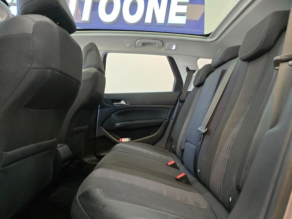 Peugeot 308 1,5 BlueHDi 130 Prestige SW 5d