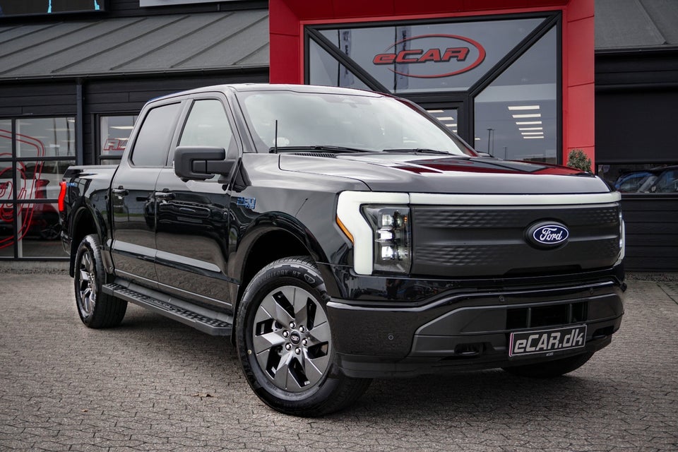 Ford F-150 123 Lightning Flash Extended Range 4d