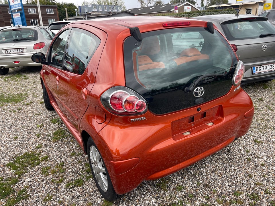 Toyota Aygo 1,0 VVT-i T2 5d