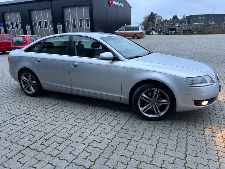 Audi A6 2,4 V6 Multitr. 4d