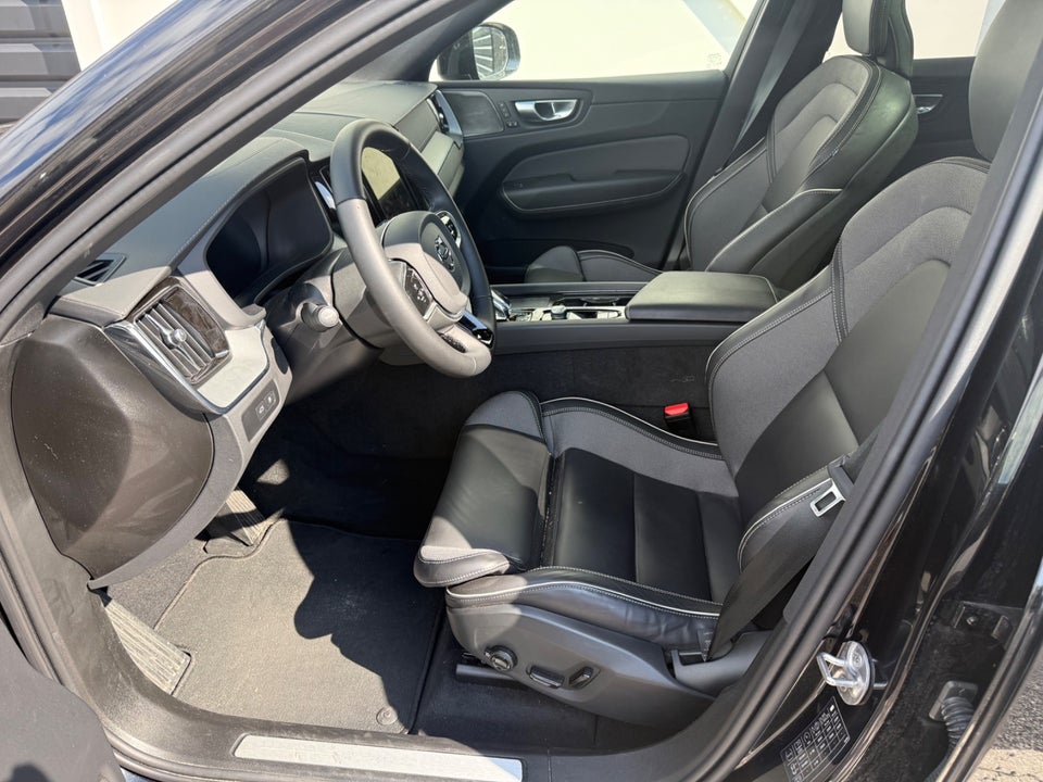Volvo XC60 2,0 T6 ReCharge Black Edition aut. AWD 5d