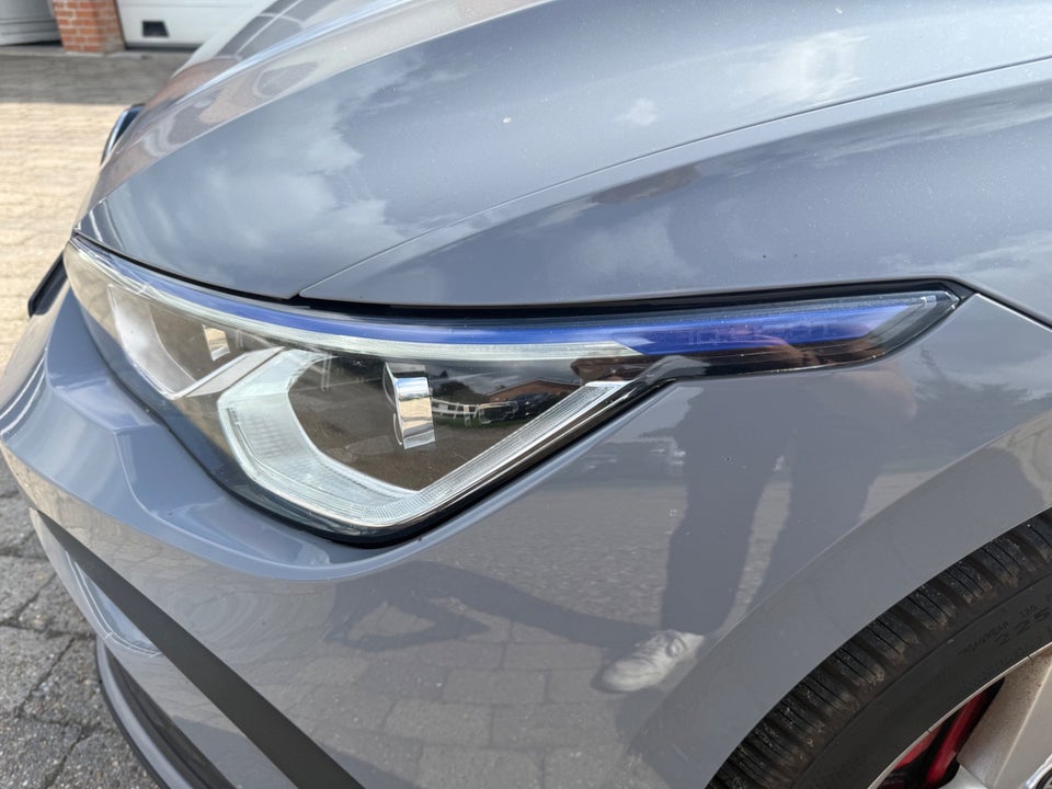 VW Golf VIII 1,4 GTE DSG 5d