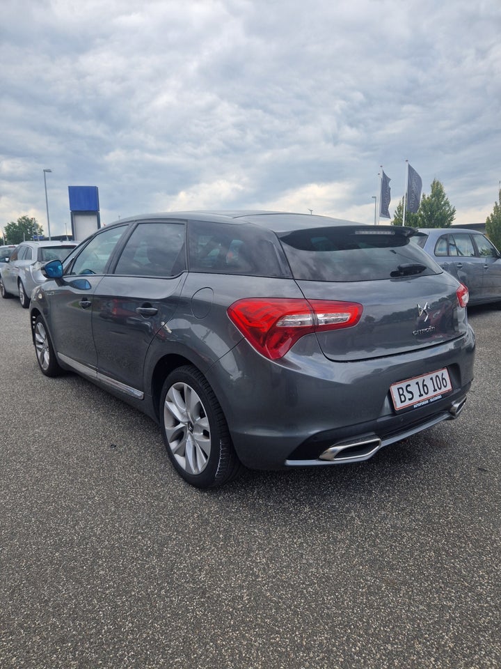 Citroën DS5 1,6 e-HDi 112 Style E6G 5d
