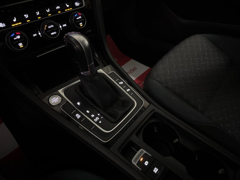 VW Golf VII 1,6 TDi 115 IQ.Drive Variant DSG 5d