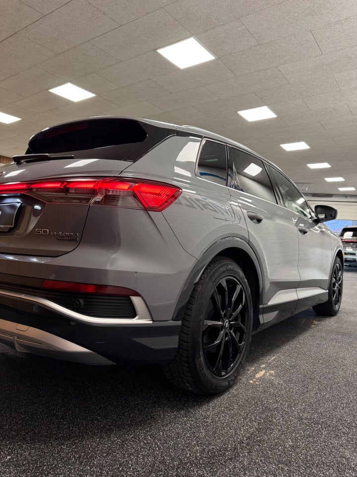 Audi Q4 e-tron 50 S-line quattro 5d