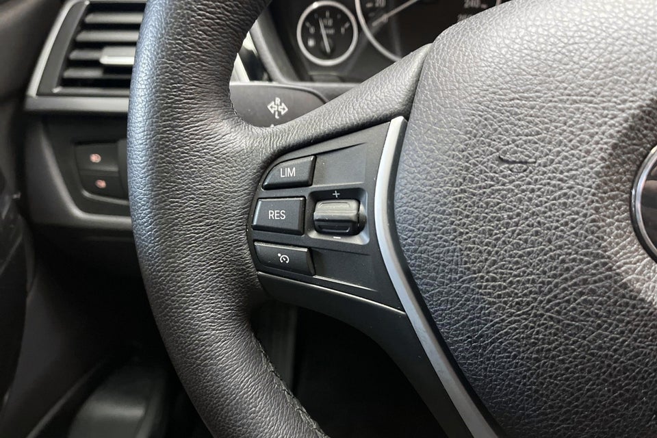 BMW 320d 2,0 Touring Advantage aut. 5d