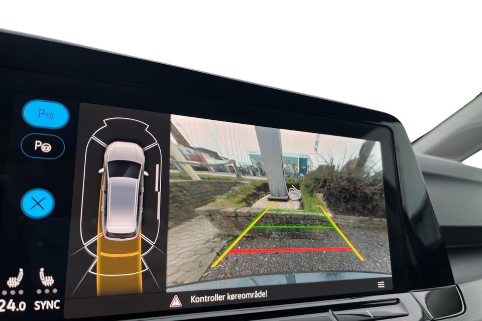 VW Golf VIII 1,5 eTSi 150 Style Variant DSG 5d