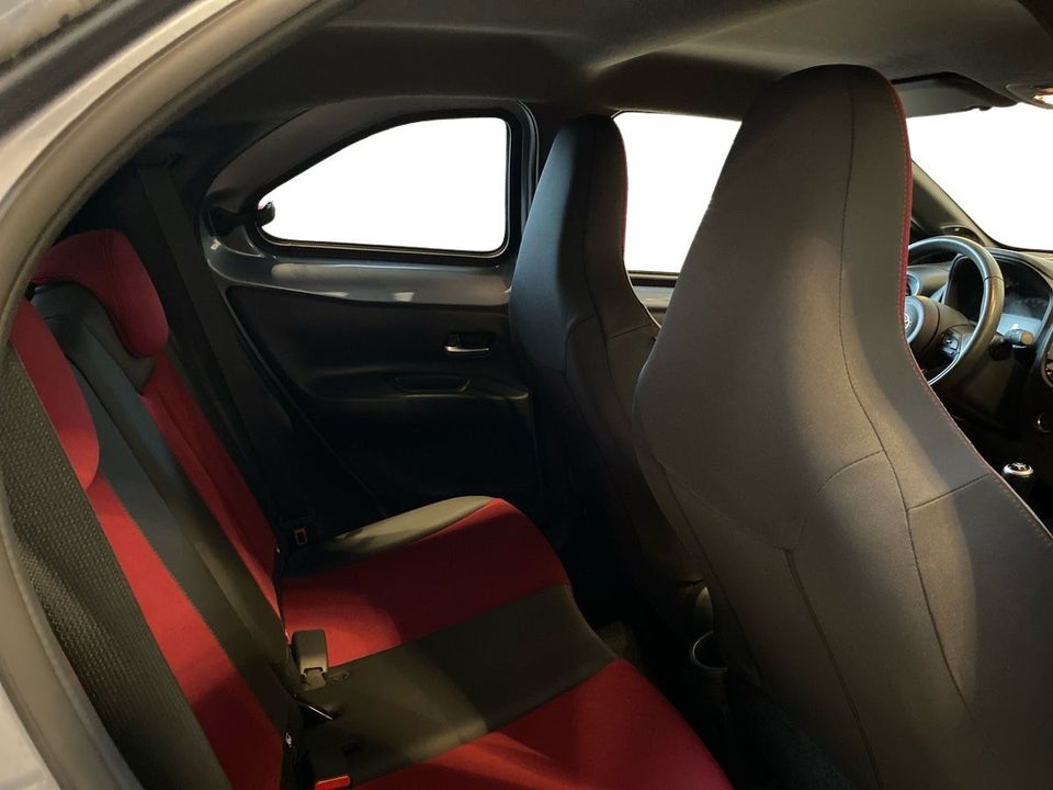 Toyota Aygo X 1,0 Undercover 5d