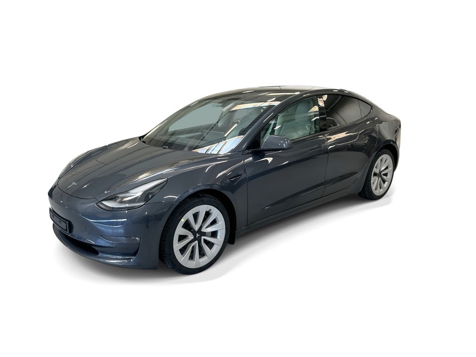 Tesla Model 3 Long Range AWD 4d