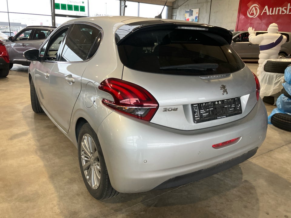 Peugeot 208 1,2 VTi 82 Desire 5d