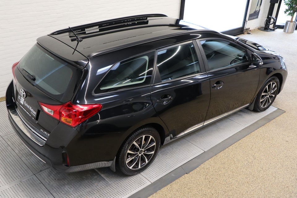 Toyota Auris 1,6 T2+ Comfort Touring Sports 5d