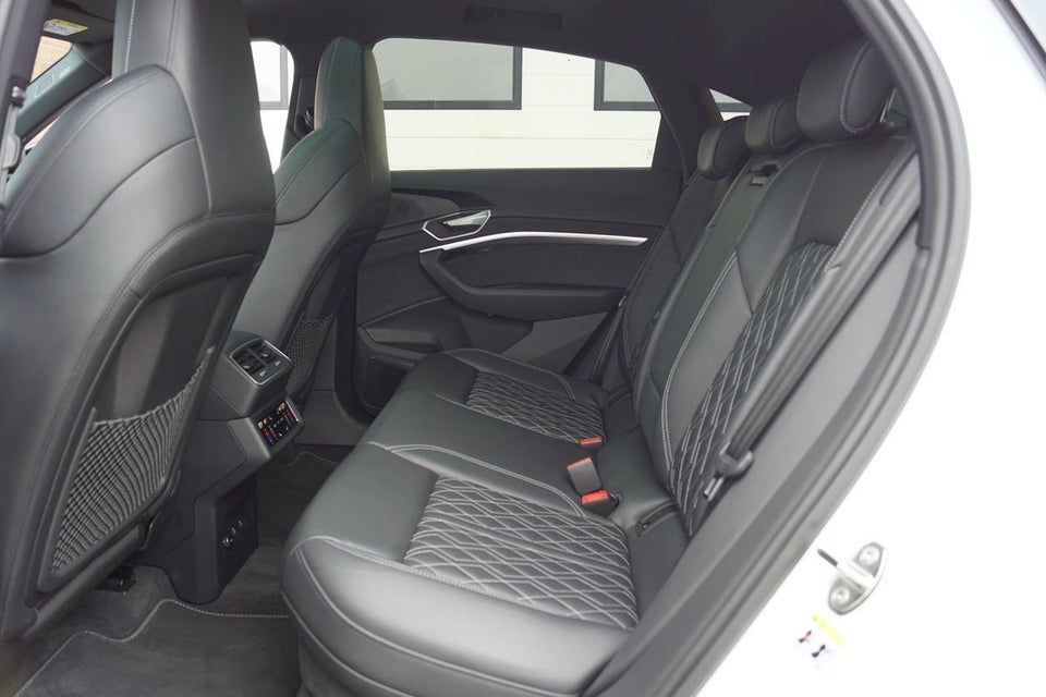 Audi e-tron 55 S-line Sportback quattro 5d
