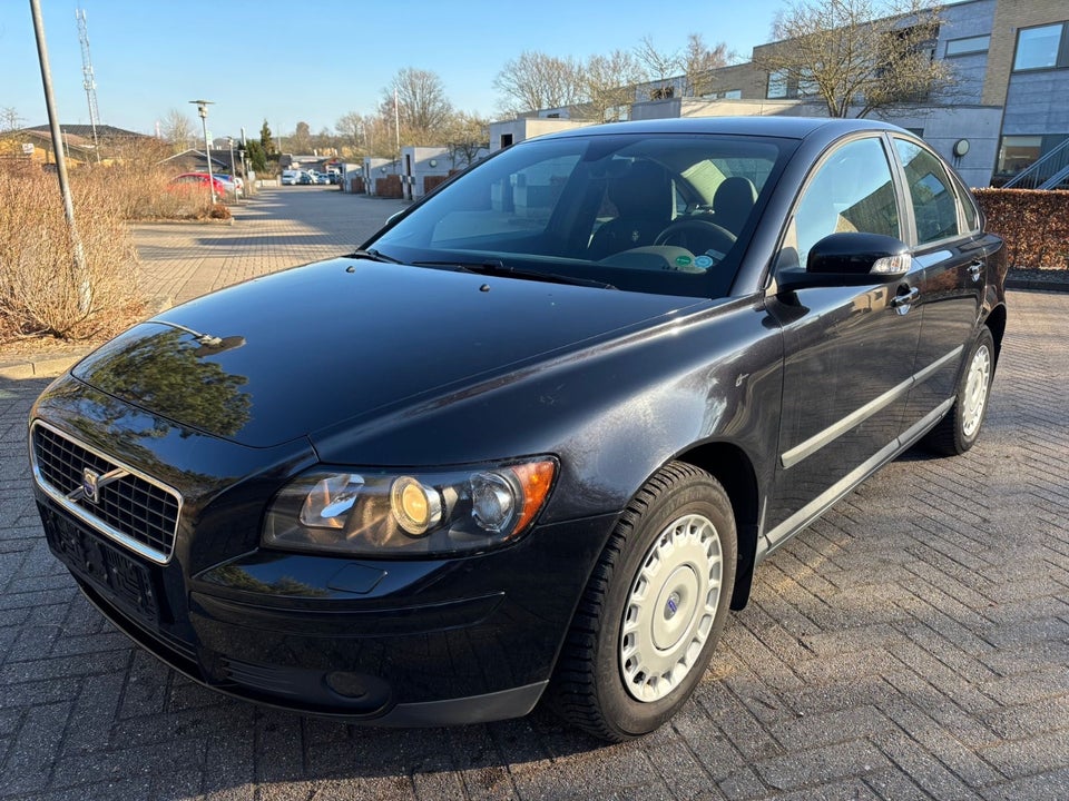 Volvo S40 1,8 Kinetic 4d