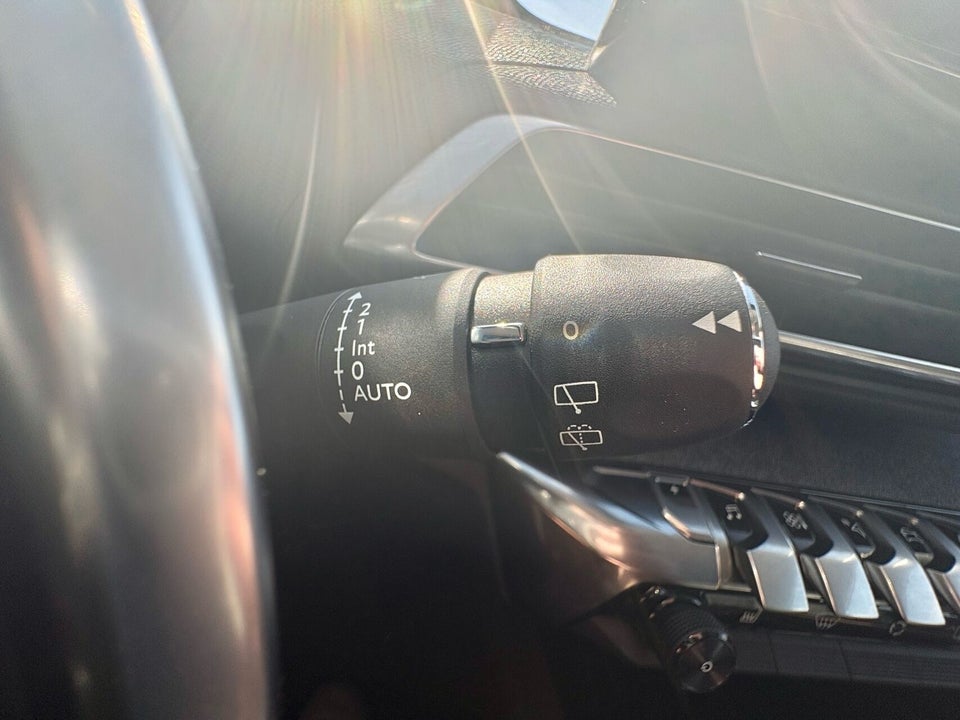 Peugeot 3008 1,6 Hybrid Allure Pack EAT8 5d