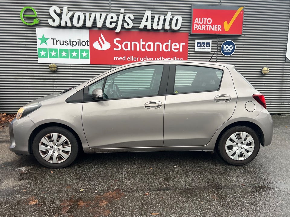 Toyota Yaris 1,0 VVT-i T2 Premium 5d