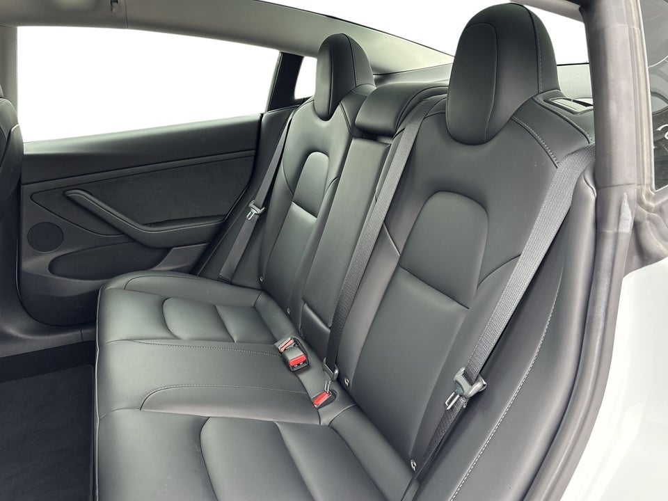 Tesla Model 3 RWD 4d