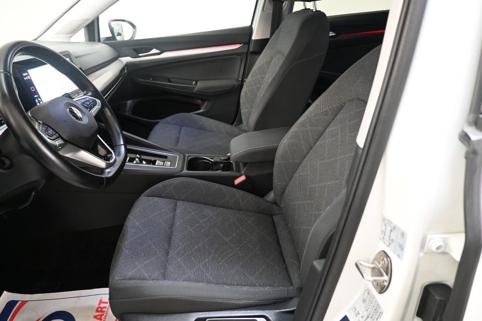 VW Golf VIII 1,5 eTSi 130 Life Variant DSG 5d