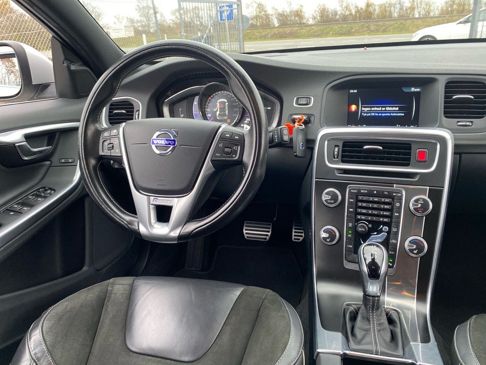 Volvo V60 2,0 T4 190 R-Design aut. 5d