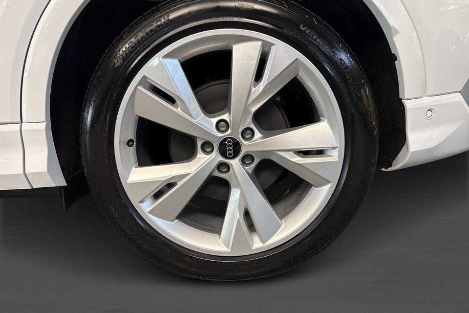 Audi Q4 e-tron performance 5d