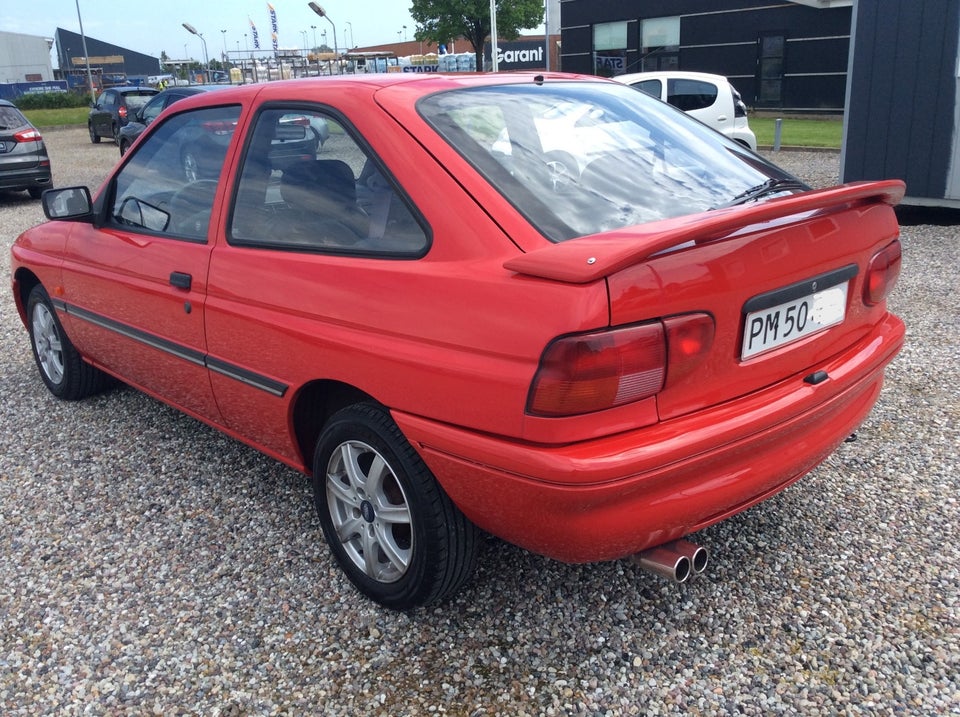 Ford Escort 1,3i CL 3d