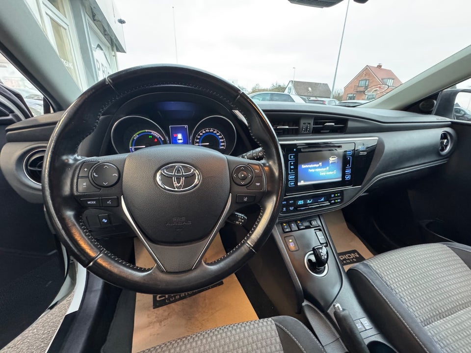 Toyota Auris 1,8 Hybrid H2 Style Touring Sports CVT 5d