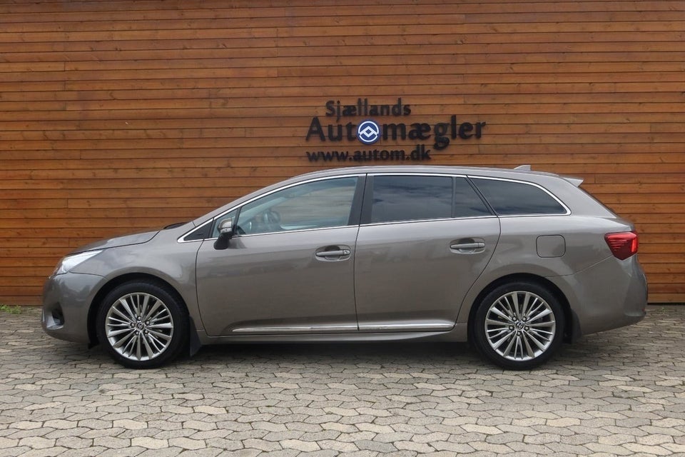 Toyota Avensis 1,8 VVT-i T2 Premium Touring Sports MDS 5d